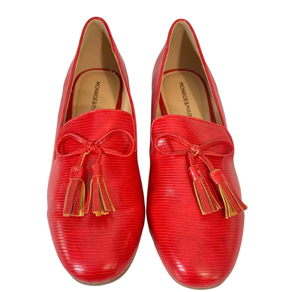 MONROE & MAIN Tonal Red Reptile Print Tassel Loafers Sz Sz 41/10